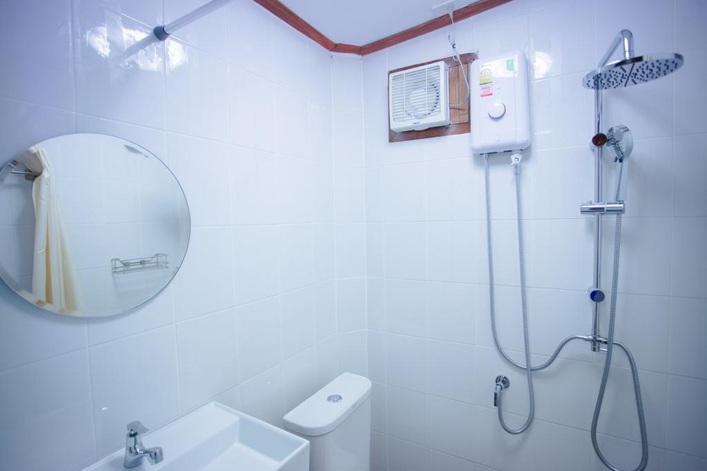 Romyen House Hotel Ban Nong Nam Khan Exterior foto